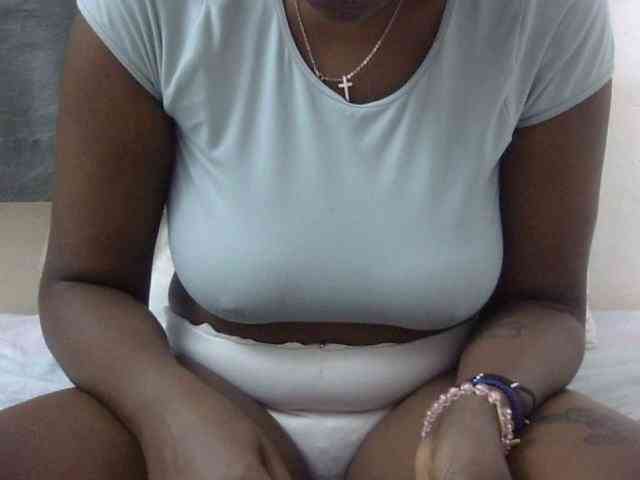 Kiki-malia Live Webcam on BongaCams