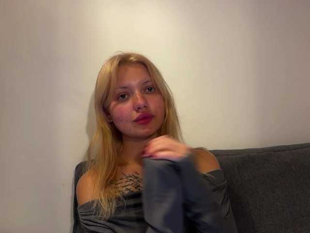 NaomiRosy's BongaCams show and profile