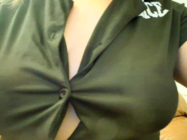MySky23 live cam on BongaCams