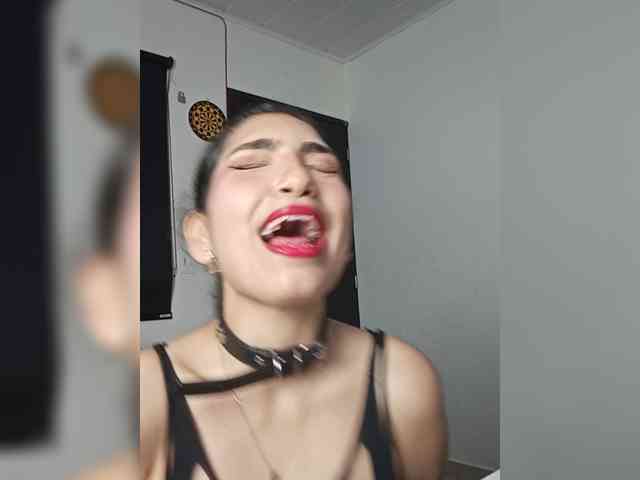 CaroLunahot webcam