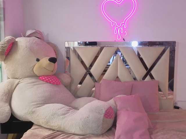 MILAH-TAY live cam on BongaCams