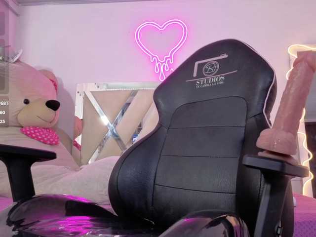 MILAH-TAY live cam preview