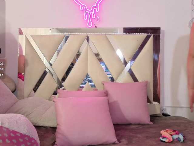 MILAH-TAY live cam preview