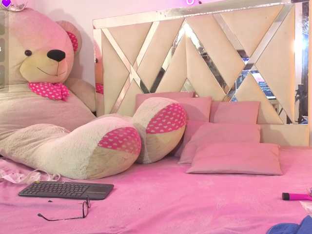 MILAH-TAY live cam on BongaCams