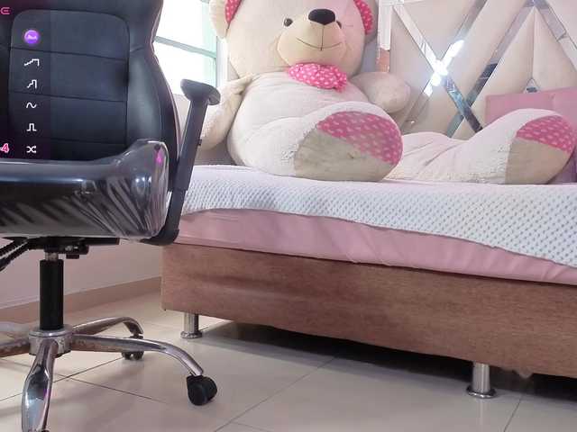 MILAH-TAY live cam on BongaCams
