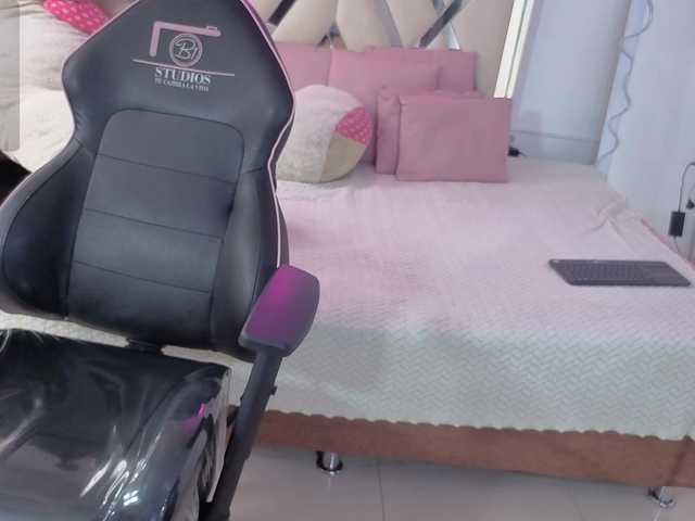 MILAH-TAY live cam on BongaCams
