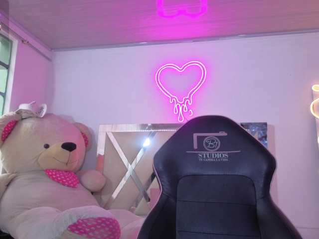 MILAH-TAY live cam on BongaCams