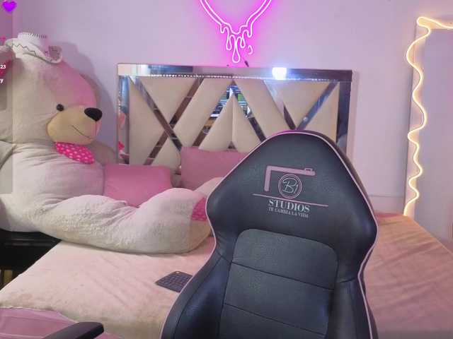 MILAH-TAY live cam on BongaCams