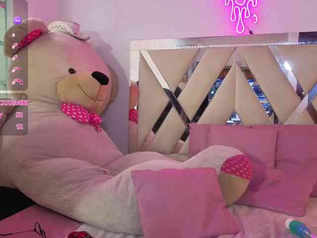 milah-tay's live room