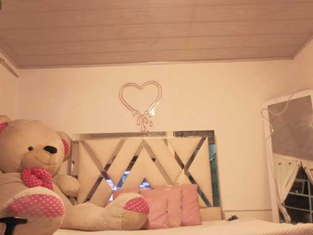 SABRINA-TAY's BongaCams show and profile