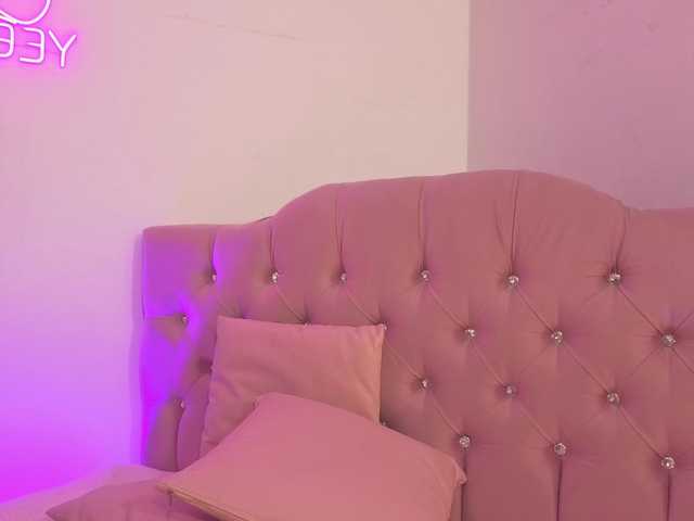 SABRINA-TAY's BongaCams show and profile