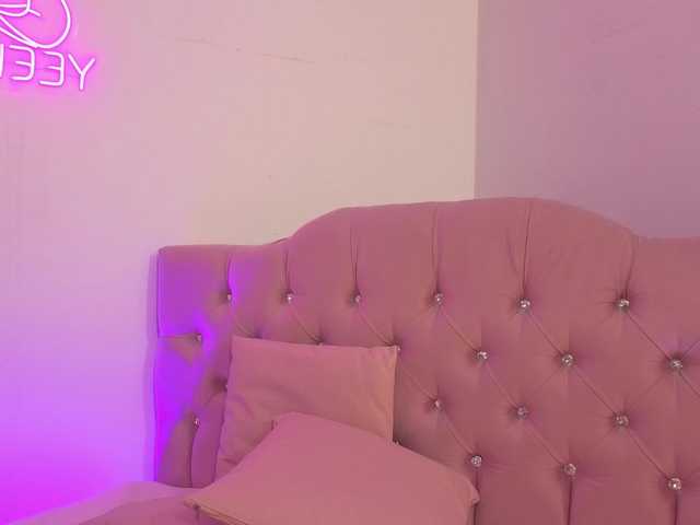 SABRINA-TAY's BongaCams show and profile