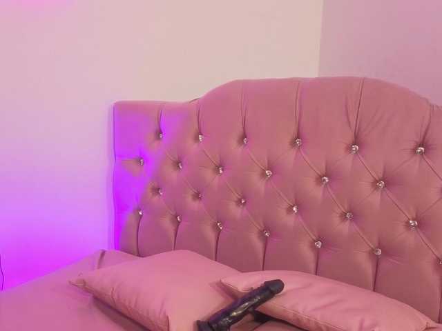 SABRINA-TAY's BongaCams show and profile