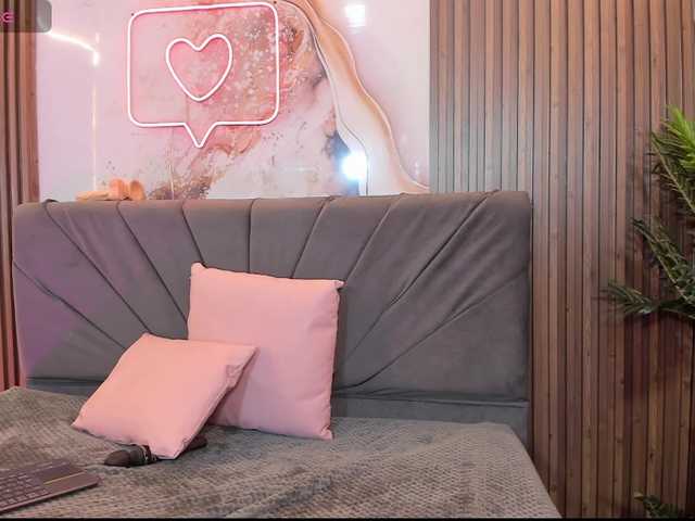 neftis-tay live sex show