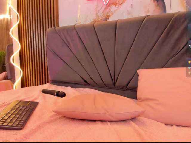 NEFTIS-TAY live cam on BongaCams