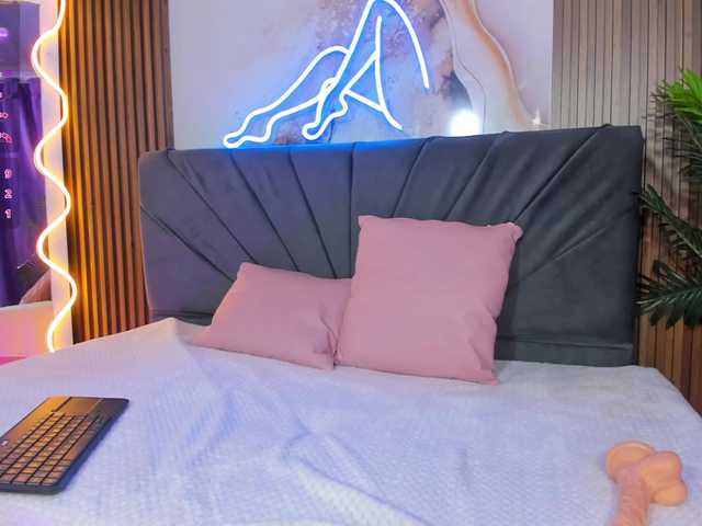 NEFTIS-TAY live cam on BongaCams