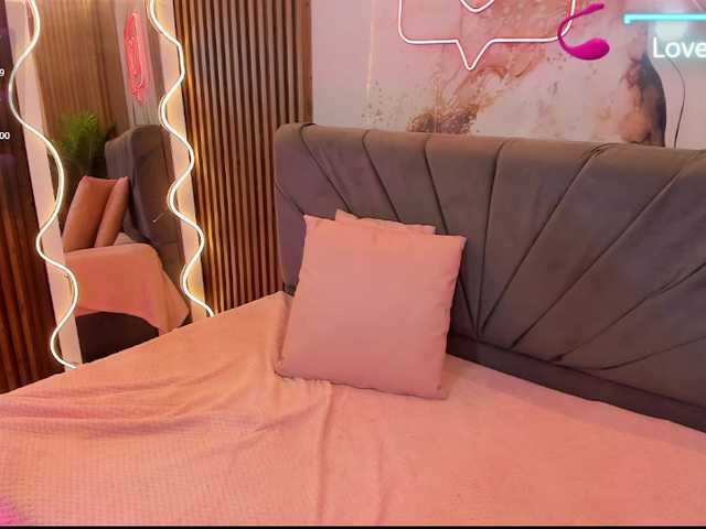 NEFTIS-TAY live cam on BongaCams