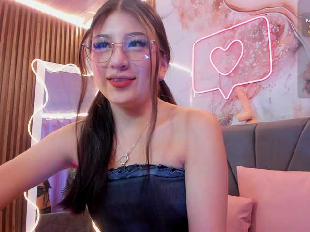 NEFTIS-TAY live cam on BongaCams