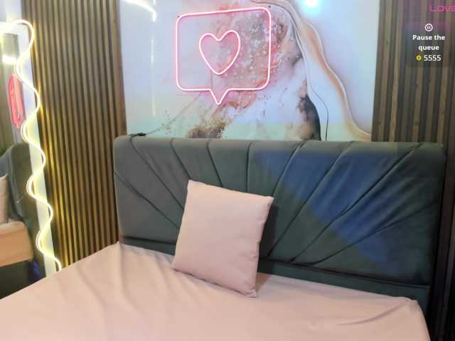 NEFTIS-TAY live cam on BongaCams