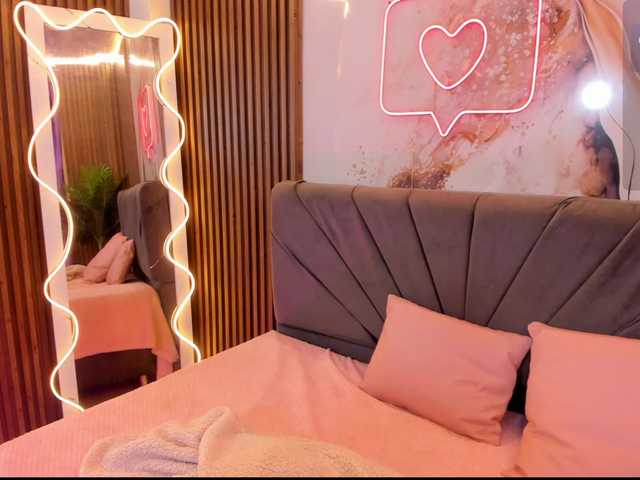 NEFTIS-TAY live cam on BongaCams