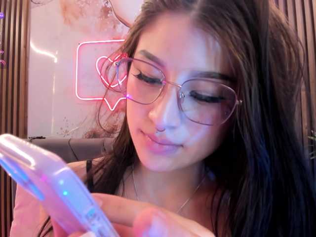 NEFTIS-TAY live cam on BongaCams