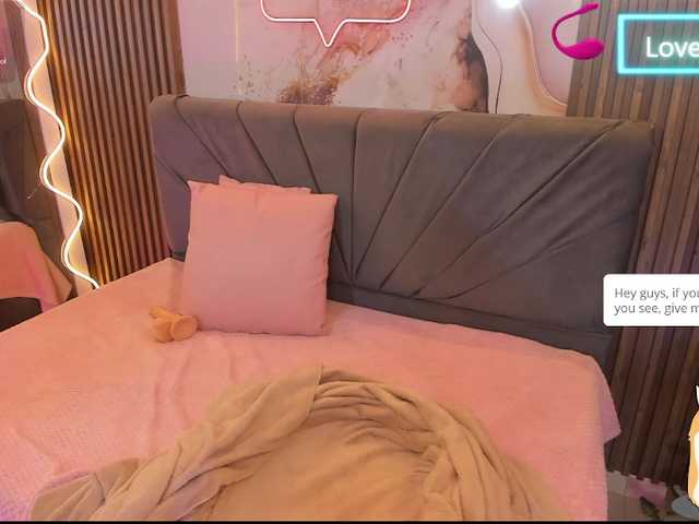 NEFTIS-TAY live cam on BongaCams