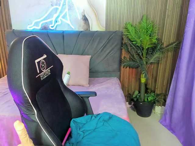 NEFTIS-TAY live cam on BongaCams