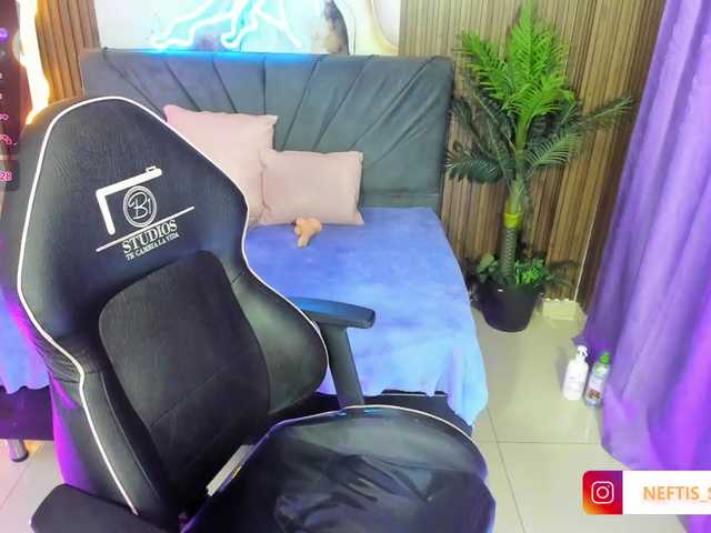 NEFTIS-TAY live cam on BongaCams