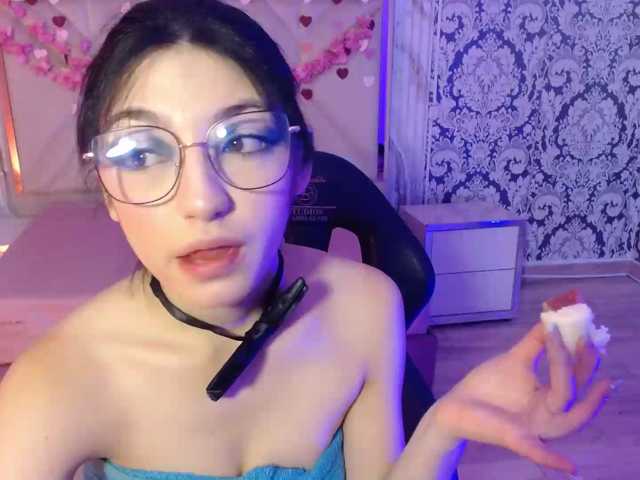 MAHYRA-TAY live cam on BongaCams