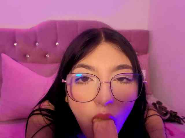 MAHYRA-TAY webcam