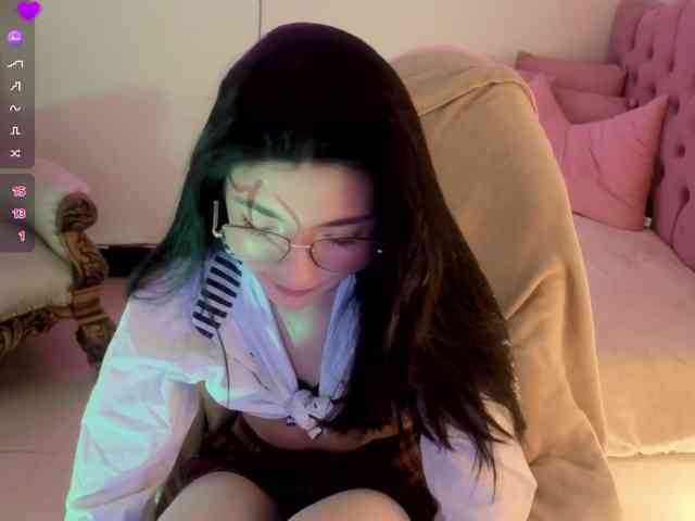 MAHYRA-TAY webcam