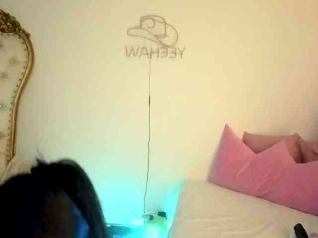 MAHYRA-TAY webcam