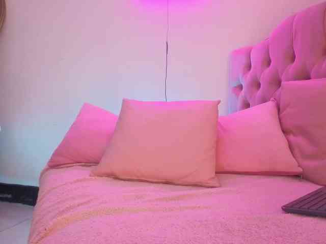 MAHYRA-TAY webcam