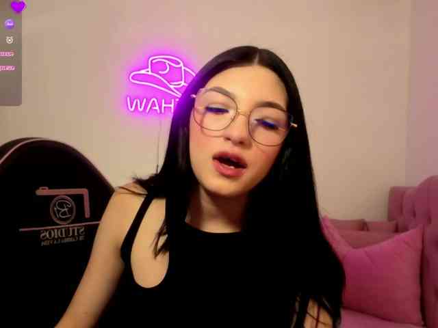 MAHYRA-TAY webcam