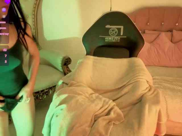 MAHYRA-TAY webcam