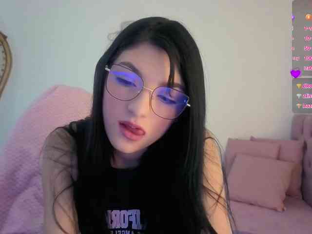 MAHYRA-TAY webcam