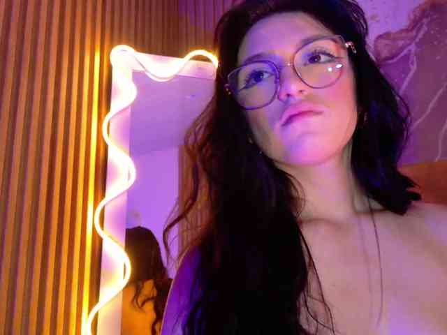 MAHYRA-TAY webcam