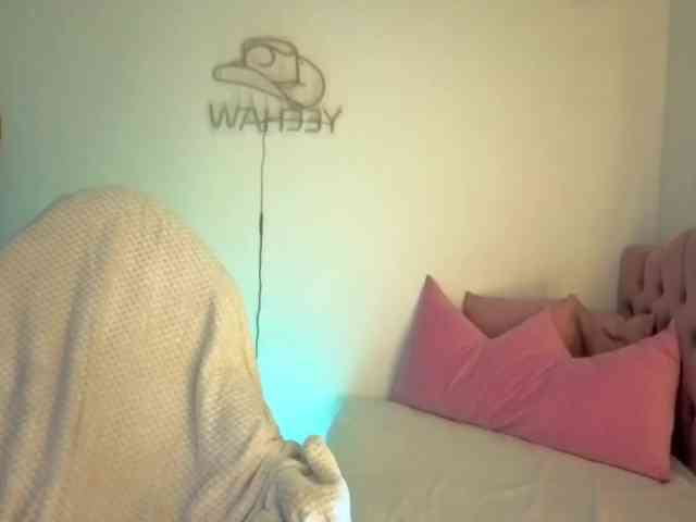 MAHYRA-TAY webcam