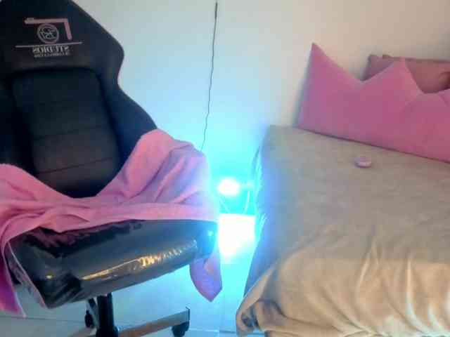 MAHYRA-TAY webcam