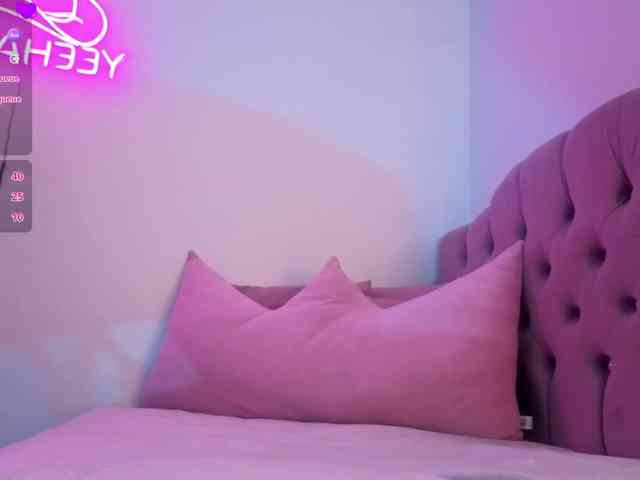 MAHYRA-TAY webcam