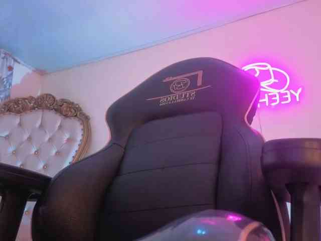 MAHYRA-TAY webcam