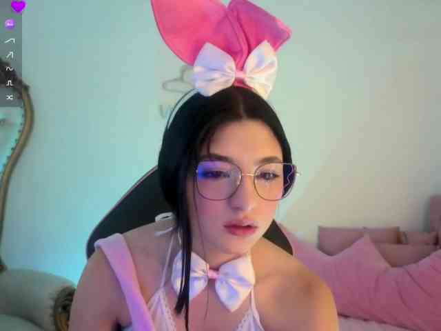MAHYRA-TAY webcam