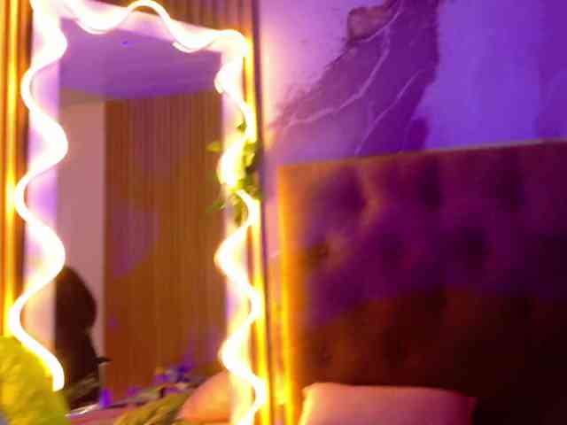 MAHYRA-TAY webcam