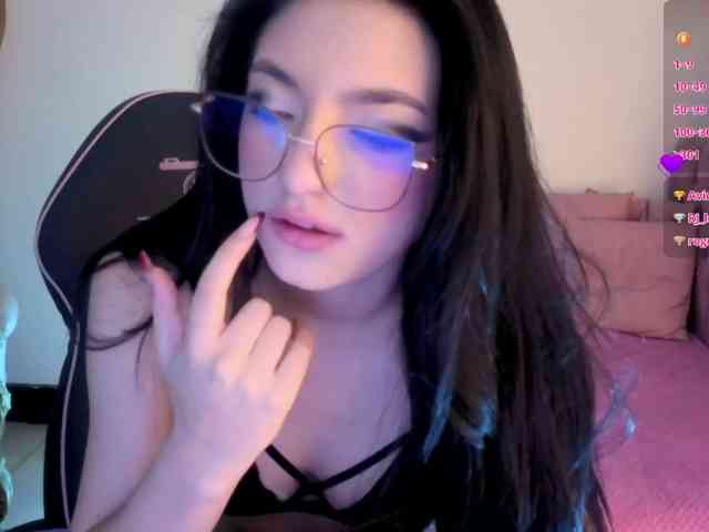 MAHYRA-TAY webcam