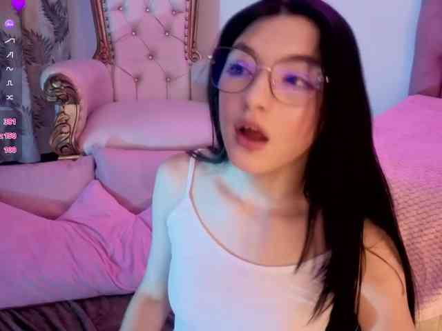 MAHYRA-TAY webcam