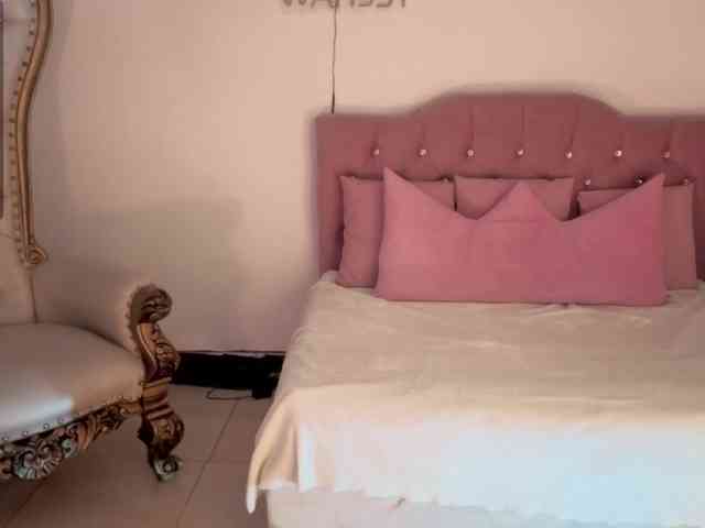 MAHYRA-TAY webcam