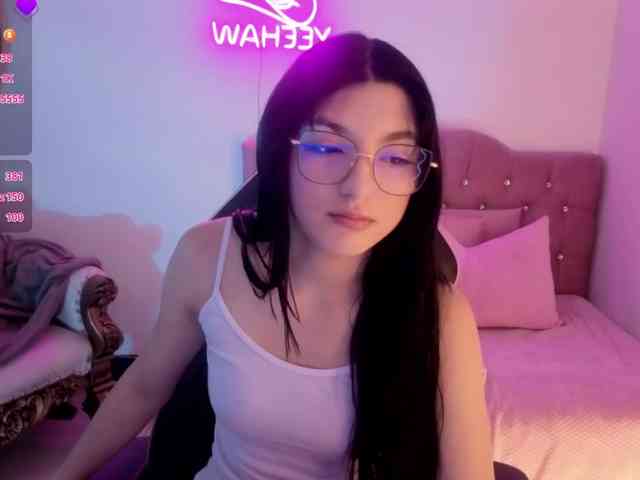 MAHYRA-TAY webcam