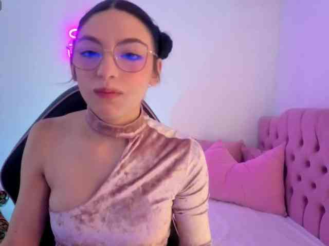 MAHYRA-TAY webcam