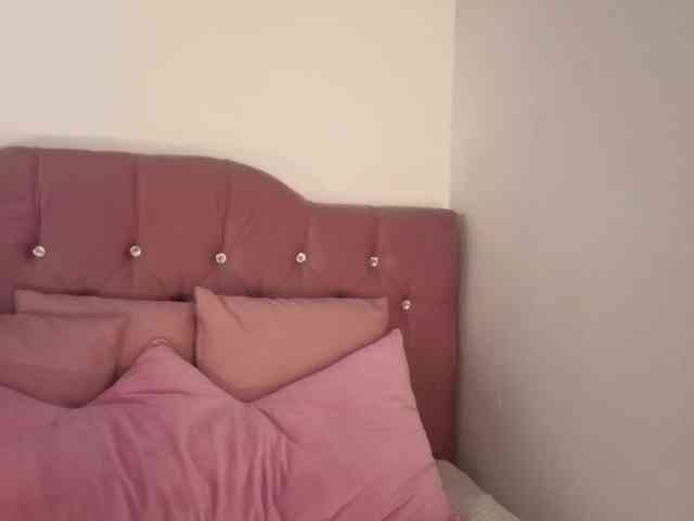 MAHYRA-TAY webcam