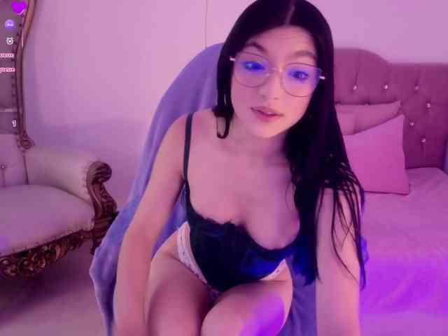MAHYRA-TAY webcam